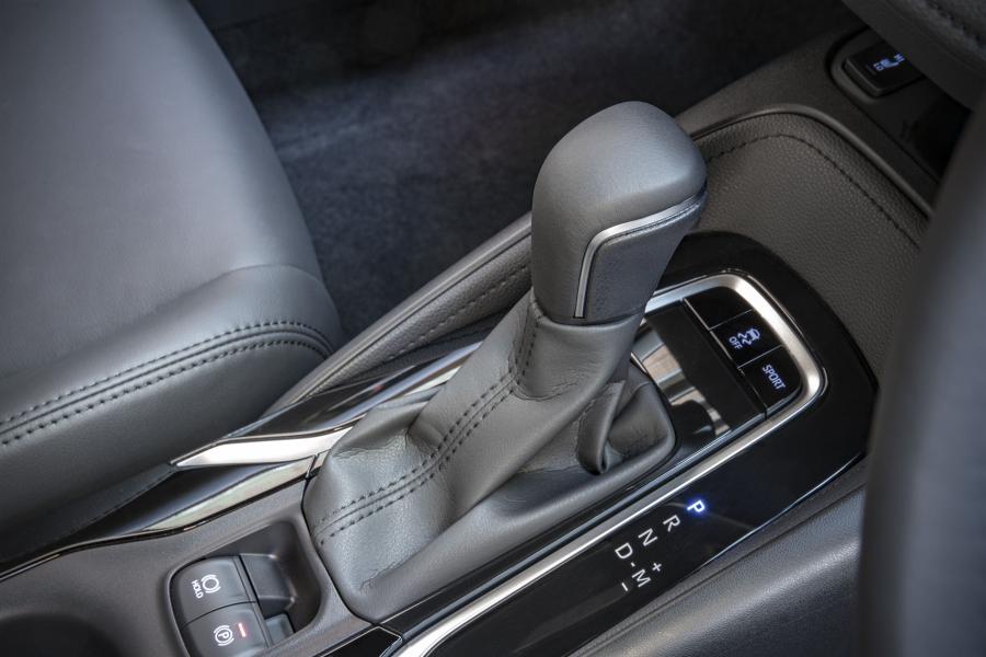 Детали интерьера Toyota Corolla ZR Sedan 2019 года  (AU) (фото 2 из 15)